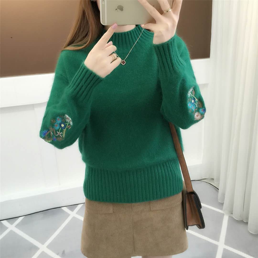Walburga | Großer Baumwollstrickpullover mit floralem Stickerei