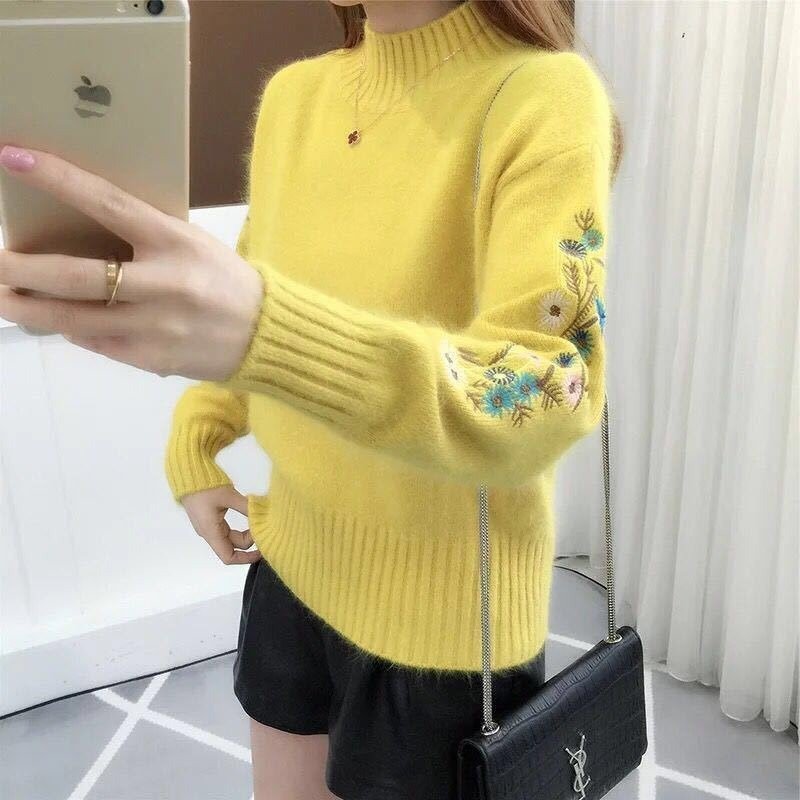 Walburga | Großer Baumwollstrickpullover mit floralem Stickerei