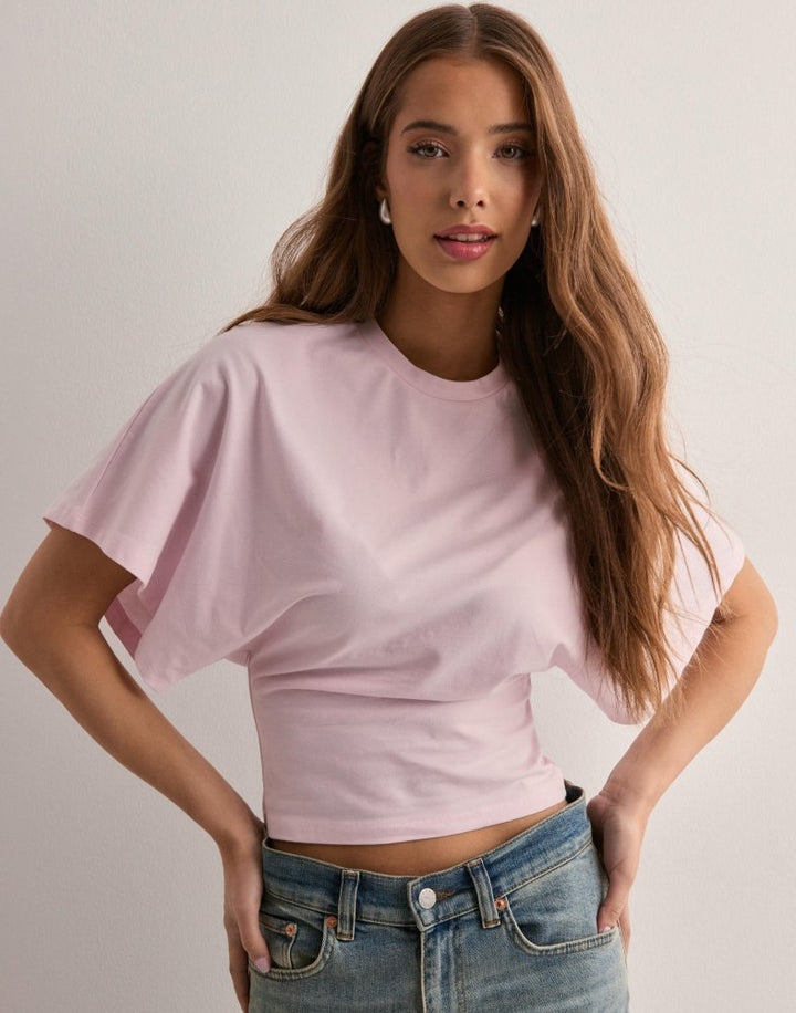 Maila | Einfaches Oberteil, starker Look